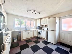 Dining Kitchen- click for photo gallery